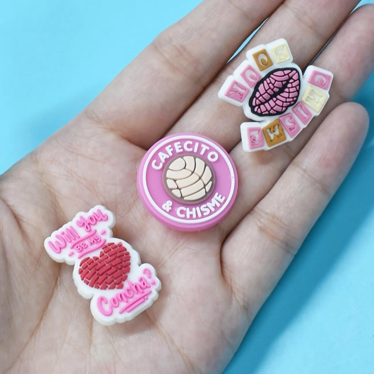 Shoe Charms, Peace And Love 30 50 100 PCS Clip Buckle Charms Random PVC Different for Clog Shoes Decoration Charms